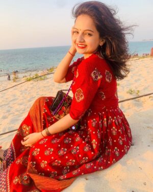 Giaa Manek Instagram - Laughter ,love , joy , strength ,auspiciousness and abundance to all of us . 
Happy 2021 🥳.
.
.
.
#2021 #newyear #grateful