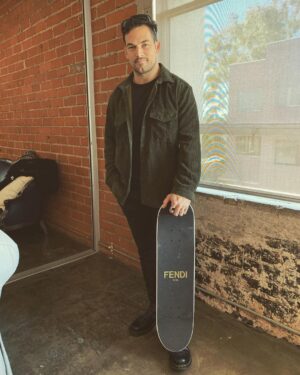 Giacomo Gianniotti Instagram - “He was a skater boy, she said see ya later boy “ 

Grazie @fendi a presto 🛹 🇮🇹 🤵🏻