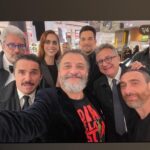 Giacomo Gianniotti Instagram - Sono ancora senza parole… Ieri sera era magica. Grazie alla @rinascente per questo evento stupendo per dare gli auguri di 60 anni, a un grande eroe mio e del italia… Diabolik. Grazie alla @jaguaritalia per farci arrivare al evento da vero “in style” Grazie a @fendi per il mio look total black alla Diabolik 🥷🏻 🔪 Grazie al mio team @do_cinema @mompracemfilm @01distribution @rai_cinema e I mei Mitici MANETTI BROS registi stupendi Grazie a I miei amici stupendi di ieri sera, sai chi siete 😉 Grazie dal cuore alla mia ForEVA, la mia LION 🦁, @mirimeo non ce altra Eva che te! 🥷🏻🖤👱🏻‍♀️ Grazie al mio cuore @nichole_gianniotti per essere sempre al mio fianco bene o male. E grazie grazie grazie, non bastono I grazie, ai fan. Piu di tutti, grazie a voi. Che siete stati ore nella pioggia per partecipare e vederci. Solo perché pioveva non avete visto le mie lacrime, da quanto la vostra passione mi e commossa. Siete I miglior fan al mondo, vi amo e vi aspetto 17 Novembre al Cinema per vedere Diabolik: Ginko All’Attacco. Cuore Pieno, Colpo Riuscito #womenlifefreedom #iran #mahsaamini La Rinascente, Milano
