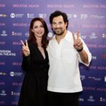 Giacomo Gianniotti Instagram - Il mio sorriso dice tutto. Grazie grazie grazie al @floatingtheatreroma per avermi avuto come padrino della seconda edizione. Il lago di EUR ha un significato grande per me che da piccolo mi portava il mio padre a vedere i spettacoli dei burattini 🎭. E adesso dopo 25 anni di ritornare a questo posto e essere di nuovo un spettatore al spettacolo e veramente una grande emozione. Io amo il cinema e amo tutte le persone che contribuiscono al cinema. E di vederci tutti insieme di nuovo a condividere l’arte insieme e bellissimo. Finalmente possiamo di nuovo “respirare”. Grazie a Fabia e Gianluca per il invito e la grandissima idea. Per favore Roma, andata al @floatingtheatreroma queste estate e tutte l’estate dopo per sopportare questa iniziativa eccezionale. Grazie anche al @do_production, @maisonvalentino per il bellissimo outfit, e la cara @andrealarossa per una serata bellissima! Laghetto Dell'Eur
