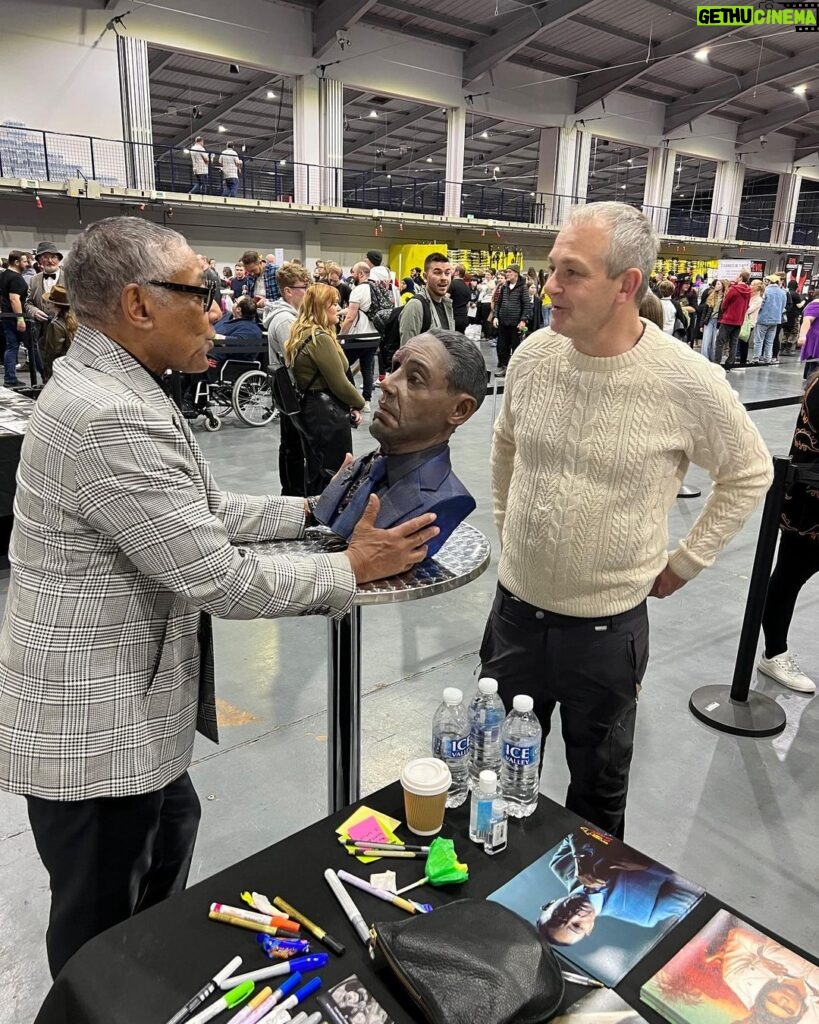 Giancarlo Esposito Instagram - Thank you @walescomiccon for such a wonderful weekend! Loved the #GusFring leg tattoo and head bust, and check out @nathanwyburnart’s natural element painting… MADE OUT OF COFFEE! #WalesComicCon = 10/10 👏🏽