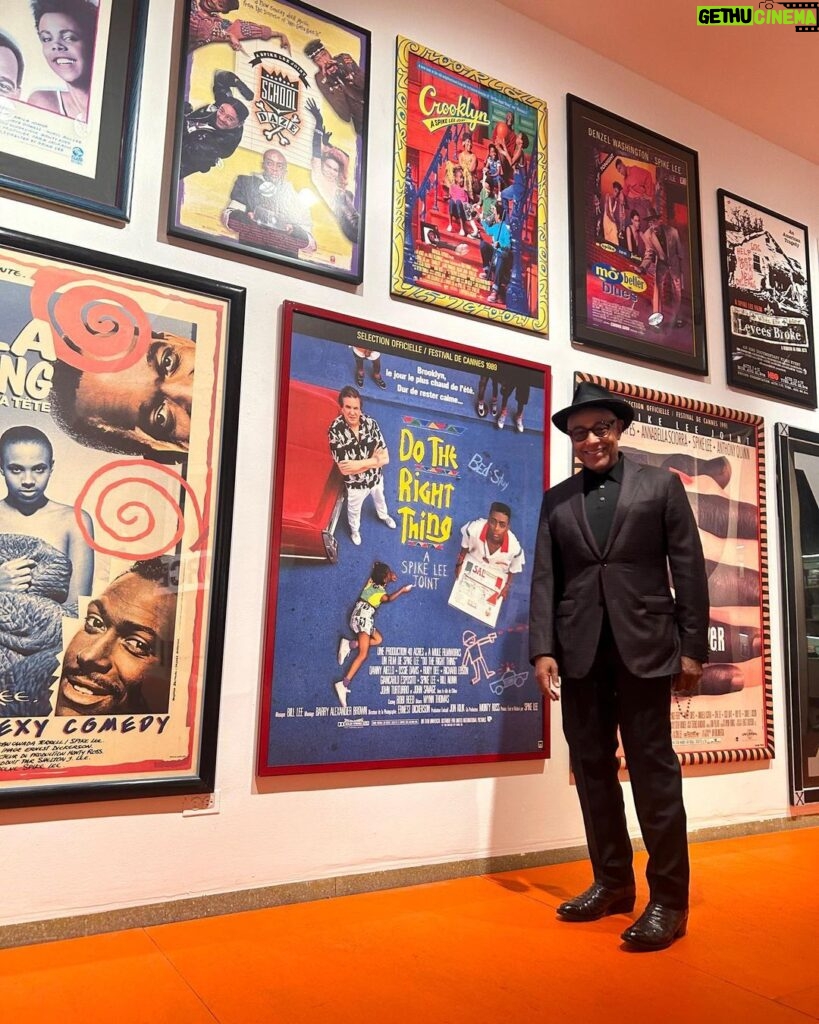 Giancarlo Esposito Instagram - Honoring Spike Lee at the Brooklyn Museum exhibition “Creative Sources“, a masterpiece of our history and what a journey it’s been!! Kudos to #SpikeLee!