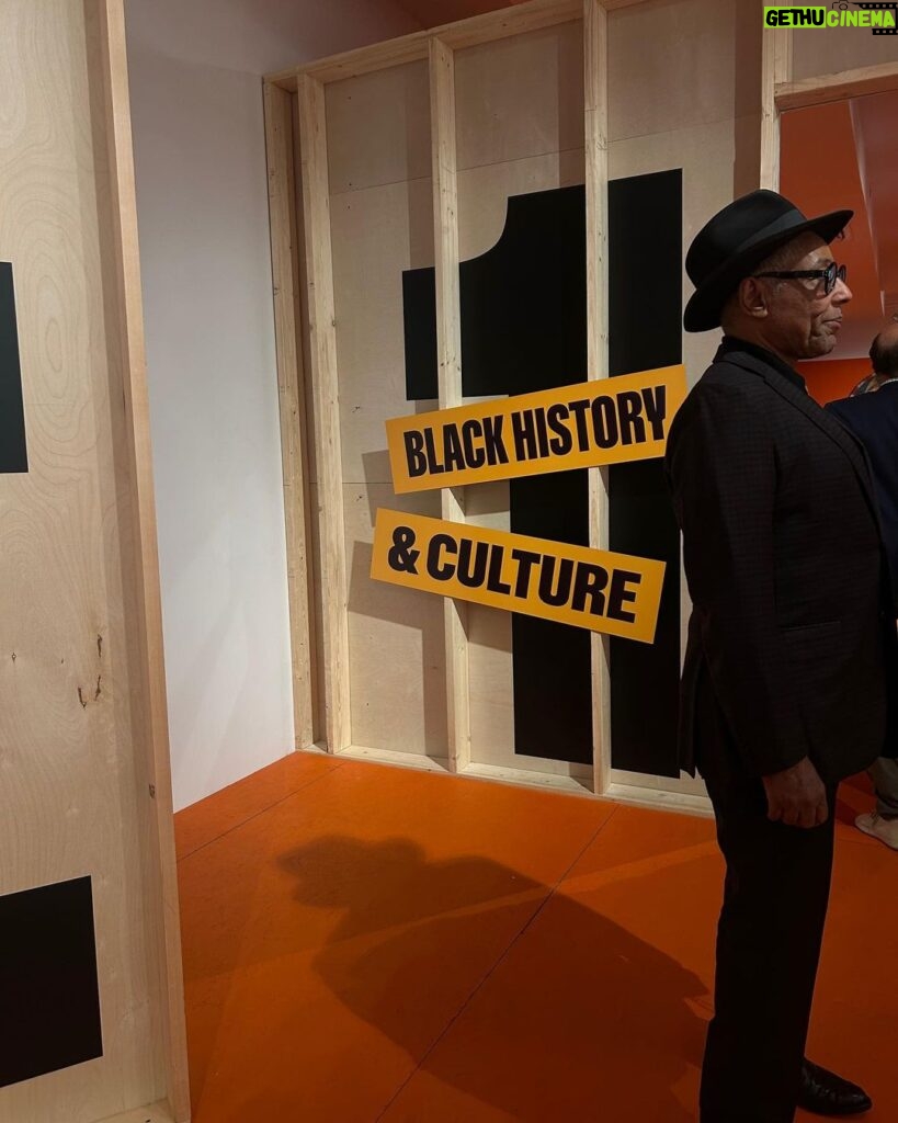 Giancarlo Esposito Instagram - Honoring Spike Lee at the Brooklyn Museum exhibition “Creative Sources“, a masterpiece of our history and what a journey it’s been!! Kudos to #SpikeLee!