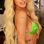 Gigi Lazzarato Instagram - get ready for date night with me🥰 full video on my YouTube channel💕 link in bio