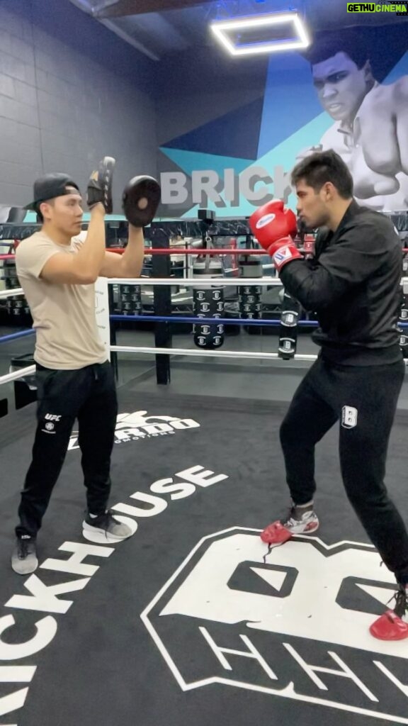 Gilberto Ramírez Instagram - Siempre listo 💯🇲🇽🥊. Quien es el siguiente 🧐⁉️ #zurdoramirez - Always ready 💯🇲🇽🥊. Who’s next🧐⁉️ #zurdo #goldenboy Brickhouse Boxing Club