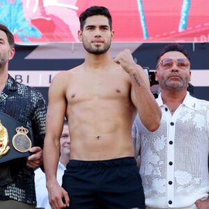Gilberto Ramírez Instagram - Los ganadores nunca se rinden y los que se rinden nunca ganan 💯🇲🇽🥊. #zurdo
-
Winners never quit, and quitters never win 💯🇲🇽🥊. #boxeo #boxing