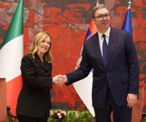 Giorgia Meloni Instagram - Belgrado, incontro con il Presidente della Repubblica di Serbia, Aleksandar Vučić. @buducnostsrbijeav 

Sui miei account social, la diretta delle dichiarazioni congiunte alla stampa.