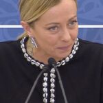 Giorgia Meloni Instagram - Con la nostra riforma costituzionale vogliamo rispondere a ciò che i cittadini ci hanno chiesto di fare: dare più stabilità all’Italia e avere l’occasione di dire basta ai governi tecnici, ai ribaltoni e al trasformismo.