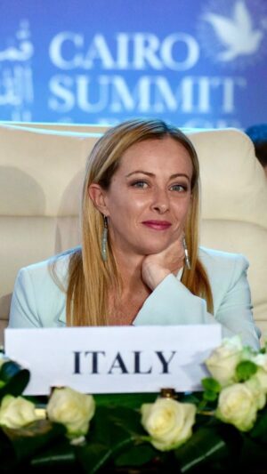 Giorgia Meloni Instagram - Il mio intervento al Vertice Internazionale del Cairo per la pace.