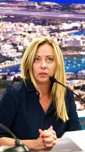 Giorgia Meloni Instagram - Punto stampa da Lampedusa