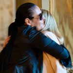 Giorgia Meloni Instagram - La vicenda di Giovanbattista Cutolo, giovane musicista ucciso a Napoli, è una ferita aperta per l’Italia intera. Oggi ho incontrato a Palazzo Chigi sua mamma, Daniela, una donna forte e coraggiosa che, nonostante il dolore per la tragica perdita, sta lottando affinché il killer di suo figlio riceva la giusta condanna. Anche per lei abbiamo deciso una stretta per gli under 18 che delinquono, per limitarne il più possibile l’attitudine criminale. Per Giovanbattista, in suo ricordo, proporremo una medaglia d'oro al valor civile.