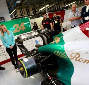 Giorgia Meloni Instagram - Il Gran Premio di Monza è una grande eccellenza italiana che continua a regalare alla nostra Nazione e al mondo intero emozioni uniche e sfide mozzafiato 🇮🇹