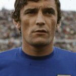 Giorgia Meloni Instagram - Ci lascia un grande sportivo che ha segnato la storia del calcio e della nostra Nazionale. Che la terra ti sia lieve, campione.