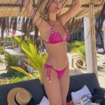 Giovanna Chaves Instagram - 1 day 💗🧜‍♀️ @mastercardbrasil Praia Dos Nativos- Trancoso- BA