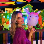 Giovanna Chaves Instagram - dump desse dia perfeito, mostrei tudo nos meus stories hihi hoje fui no “Global Village” um complexo de restaurantes, lojas, parque de diversão, tudo um pouco, com um pedacinho de todos os países! Eu fiz uma pausa no México e comi o melhor Taco 🌮 da minha vida 🤣 obrigada @nci.intercambio @es_dubai e @es_explorer :) amo vcs! #mexico🇲🇽 #intercambio #fy Mexico City, Mexico