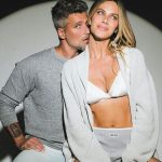 Giovanna Ewbank Instagram - Ninguém segura esse #SURUBAUM porque agora ele é de verdade e já está dando o que falar🔥 Dúvida? Então olha a gente na capa da revista Canal Extra do Jornal Extra deste domingo! 🤩 Na reportagem a gente conta um pouco desse encontro entre amigos pra falar de amor, relacionamento, sexo, amizade y otras cositas más. Corre pra banca ou pra ler online o papo que tivemos com a Naiara Andrade e se joga com a gente nesse bacanal. 😂 E não se esqueçam: SURUBAUM estreia nesta terça-feira, dia 05/03 às 19h no canal @gioh_oficial 💃🏼🕺🏼 Você é nosso convidado especial ❤️‍🔥 Reportagem @naieusou Fotos @saullomoreira Beleza @cleidearaujo Estilo @deborahewbank8888 Edição @camotinha Assistência de beleza @bebellacoelho Assistência de estilo @marcelleff Designer @williambsf7 e @toniazevedodesign Assessoria de imprensa @trigocomunica