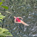 Giovanna Grigio Instagram - Fui a Chichén Itzá e Cobá, conheci os cenotes, aprendi sobre a cultura maya, encontrei pessoas especiais e me conectei com a espiritualidade, tudo isso na melhor companhia (te amo irmã @gabimedvedovski ) e com a ajuda da @outsidertours que nos ajudou a organizar a viagem de férias que a gente queria (e precisava)! Gracias a todos de La península de Yucatán por recibirnos con tanto cariño y cuidado, ojalá regresemos pronto! 🤍 Chichén-Itzá