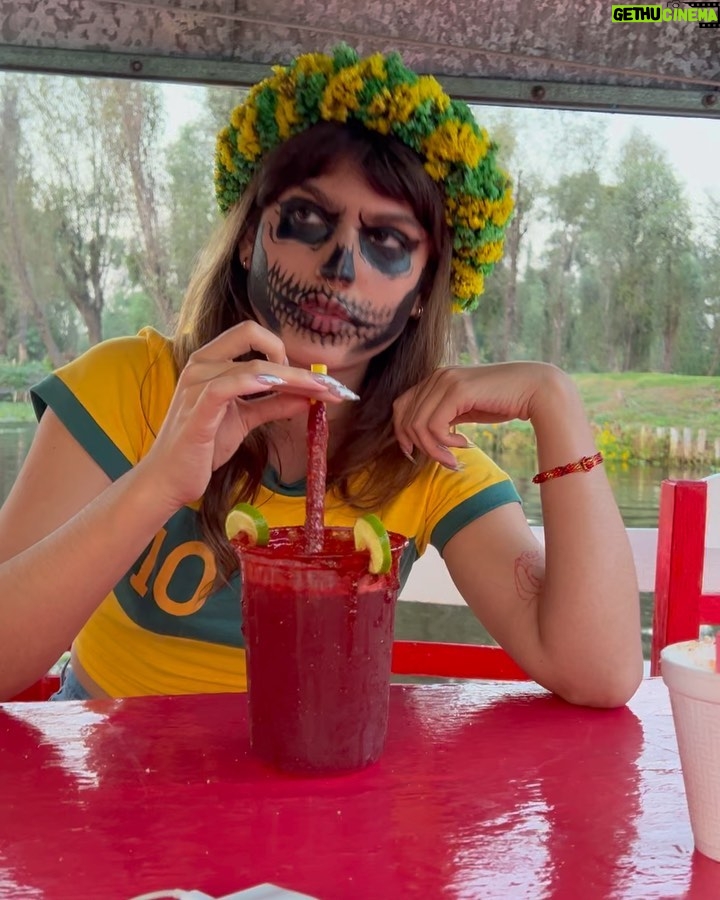 Giovanna Grigio Instagram - Mexico, but make it Brazilian 🫀 Xochimilco