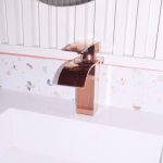Giovanna Grigio Instagram - @pingoo.casa 🤍 . . . Queríamos charme em todos os detalhes de casa, e definitivamente as louças e metais da @pingoo.casa fazem toda a diferença. A cereja do bolo fica com essa banheira linda, que era um sonho no projeto, e hoje é a real! Louças e Metais: @pingoo.casa Gestão de Projetos: @jackiebritto @modacom__ Projeto: @steinruiz Reforma: @2rconstrucaoereforma Fotos: @brescianifotoarq