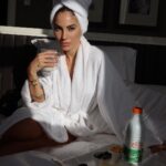 Giulia De Lellis Instagram - First things first: Zymil 🥛 @zymilitalia #FaiUnSaltoNelBenessere #ZymilBenefitFibre /ad