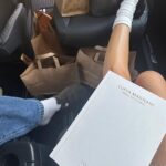 Giulia De Lellis Instagram - Le ultime dal mio rullino 🗞️ - sveglia presto ogni mattina. Io felice, Ninni meno - mai senza @audreraudrer + 🧃 di melograno: pulite dentro e belle fuori. - Mutty presa benissimo - posso dire? Nel mio programma programma detox il cibo non è mancato - a mia mamma si - ma di palestra ne era piena! - grazie Adriano (cane di Ninni) per questa foto ricordo meravigliosa - torno a casa che sto da Dio! La mia testa ed il mio corpo ne avevano bisogno 🤍🫶🏻🌸 Lucia Magnani Health Clinic