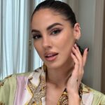 Giulia De Lellis Instagram - Quali sono gli step della beauty routine di @GiuliaDeLellis103? E quali i segreti del makeup che ha realizzato per #VogueItalia? Dal rapporto (in passato complicato) con la pelle del suo viso, molto delicata, fino a come abbia imparato a prendersene cura, scopri cosa ci ha raccontato nel nuovo episodio di #BeautySecrets al nostro link in bio. Credits: Director: @danieleanniverno Editor: @marco.morona Sound: Brigitta Pasquadibisceglia Creative Producer: @iacopocaravaggi Production Manager: @tatianaconter Production Coordinator: @sofiasetti_ Senior Entertainment Editor, TTG: @daniravaglia Talent Associate: @bones_c With Special Thanks to: @ghoteletdemilan #VoguePeople