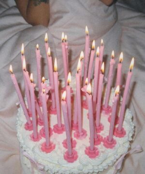 Giulia De Lellis Instagram - Omg I’m 28 !!! 🎀✨🎂🤍