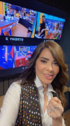 Gloria Trevi Instagram - Corran a @vix estoy en @lacasafamososmx