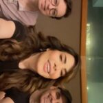 Gloria Trevi Instagram - Aquí creando #medusa con los productores… @bladinieres @gilelguezabal ellos son de Monterrey q por una confusión no aparecen en algunos créditos, pero ya estamos corrigiendo esto, pues su talento fue muy importante para la creación de este tema, así como el trabajo maravilloso de… @br1dabruk @manuchalud y el gran @alcover … por ahí acompañándome en una de las sesiones @miguelarmandogt 🥰