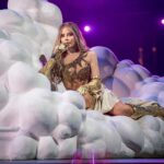 Gloria Trevi Instagram - Cada noche en #MiSountrackTour es una experiencia maravillosa a su lado ❤️ Platíquenme, ¿cuál es su parte favorita del show? 💃🏻💥