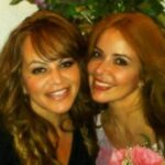 Gloria Trevi Instagram - Hace 11 años nos sacudió una dolorosa noticia….La inolvidable e inmortal @jennirivera partió antes, que los que la seguimos amando y recordando, hoy estoy con los sentimientos encontrados pues hace 11 años yo tenia un concierto en Cancún, al igual que hoy…te dedico este concierto amiga, un abrazo fuerte para su familia y fans… timbres postales al cielo para mandarte muchos besos 💫