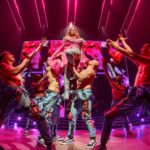 Gloria Trevi Instagram - Cada noche en #MiSountrackTour es una experiencia maravillosa a su lado ❤️ Platíquenme, ¿cuál es su parte favorita del show? 💃🏻💥