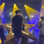 Gloria Trevi Instagram - Bailarines, coreógrafos, director de vídeo @pablocroce técnicos, fotógrafo @gatoriveroph , diseñadores @theblondsny , maquillaje @waithsman peinado @pupy.estilista y tanta gente de verdad maravillosa mi equipo, familia, amigos, ustedes y siempre DIOS! gracias a todos! Y a disfrutar al máximo #INOCENTE