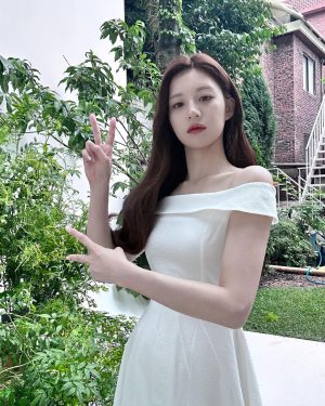 Go Youn-jung Instagram - 👁️💕