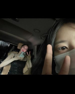 Go Youn-jung Instagram - 긴장을 많이 했던 하루였습니다.
'헌트'라는 멋진 작품에 참여할 수 있었다는 것만으로도 너무 감사했는데, 이 작품으로 제59회 백상예술대상 영화 여자 신인연기상 후보에 오를 수 있어서 너무나도 큰 영광이었습니다.  저를 유정이로 선택해 주신 이정재 감독님, 함께한 정우성 선배님, 전혜진 선배님, 허성태 선배님 등 모든 선배님들과 이 영화를 함께 만든 모든 제작진과 스태프분들, 그리고 MAA 식구들에게 깊은 감사의 말씀을 드립니다!  항상 초심 잃지 않고 겸손한 마음으로 최선을 다하는 배우가 되도록 노력하겠습니다. 다시 한번 모든 분들께 감사와 사랑을 전합니다!

🤍