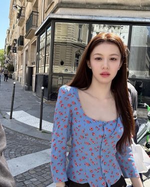 Go Youn-jung Instagram - 🪻🫐🍆💜