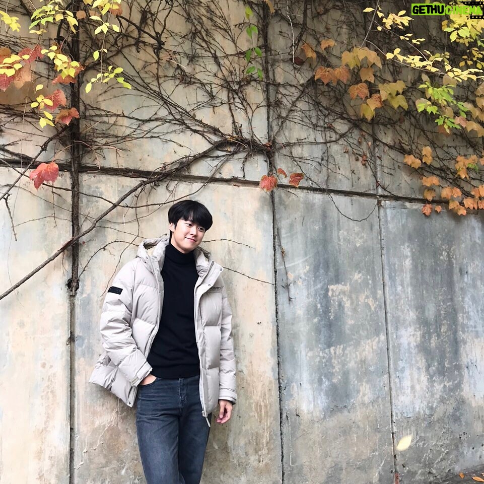Gong Myeong Instagram - #광고#디스커버리숏패딩#디스커버리익스페디션