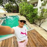 Gouri G Kishan Instagram - 🌈🏖️☀️🌊👙 Does looking at old holiday pictures mean it’s time to plan your next holiday? Asking for a friend 🫡 #vacay #tbt #beach #sun #waves #travel #explore #chill