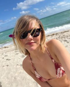 Grace VanderWaal Instagram - 🌸🌺Miamiiiii🌺🌸