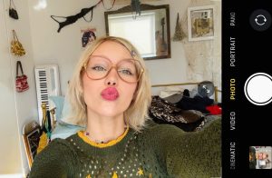 Grace VanderWaal Instagram - I haven’t posted on here in a million years happy new year 🐱⭐️