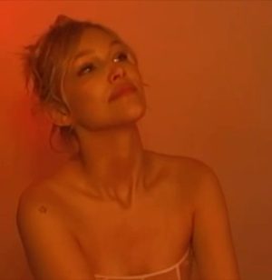 Grace VanderWaal Instagram - Announcement tmr angels!!!!!🍓