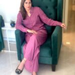 Gungun Uprari Instagram - Yah it’s giving what it’s supposed to give❤️ Cool vibes & comfort . . Outfits @aadews__ 🌸 Pr @maverick.communication01 ❤️ . . #bright #beauty #comfortable #style