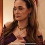 Gupse Özay Instagram - Fotoları kaydırdıkça eltisinin istemesinde mutluluktan deliren bir elti beliriyor.... #eltilerinsavaşı