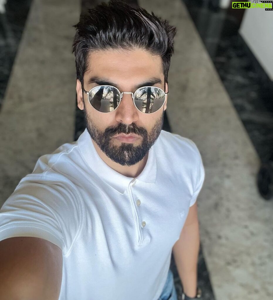 Gurmeet Choudhary Instagram - 😎