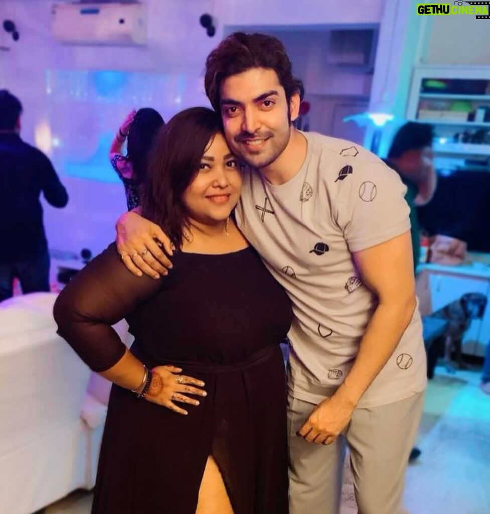 Gurmeet Choudhary Instagram - “Happy Birthday to an exceptional friend and an outstanding cheerleader” ❤️🥳😎🫶 @jeevitaoberoi