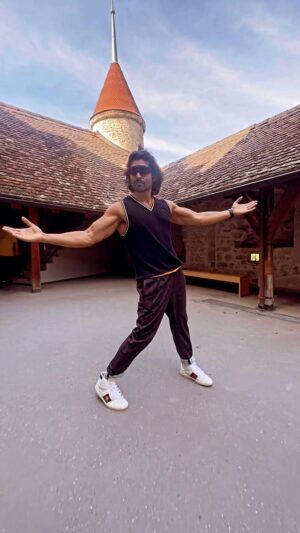 Gurmeet Choudhary Instagram - #Chaleya in Switzerland 🕺🏻
Had to do this, my love, my tribute to my one and only @iamsrk Sir ❤️ 
Best wishes for #Jawan ✨ can’t wait to watch it 
.
.
.
.
.
#srk #jawan #sharukhkhan #trending #reels #kingkhan #love