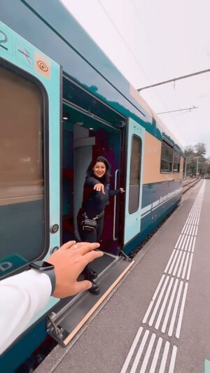 Gurmeet Choudhary Instagram - Creating our own #ddlj moment.. I mean why not 🥰😇☺️☺️
.
@myswitzerlandin 
@swisstravelsystem 
.
#love #bollywood #srk #kajol #yrf #lovestory #gurmeetchoudhary #debinabonnerjee #shahrukhkhan 
#swiss #switzerland #travel #ineedswitzerland