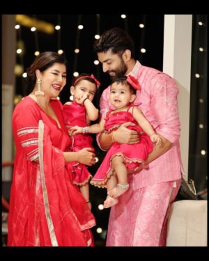 Gurmeet Choudhary Instagram - When the whole family is in town it’s indeed a very Happy Diwali ✨❤️ 
Wishing you all love, light and happiness always 🥰 
. 
.
Debina wearing @aachho 
Gurmeet wearing @saundhindia 
Babies wearing @monkandmei @meizuluxury 
.
.
#HappyDiwali #Family #BetterTogether
