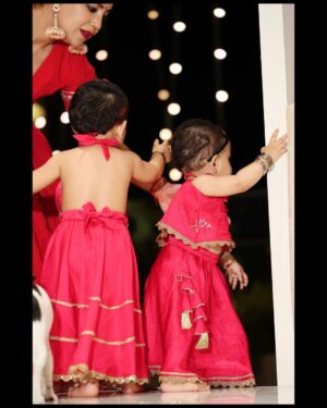 Gurmeet Choudhary Instagram - When the whole family is in town it’s indeed a very Happy Diwali ✨❤️ 
Wishing you all love, light and happiness always 🥰 
. 
.
Debina wearing @aachho 
Gurmeet wearing @saundhindia 
Babies wearing @monkandmei @meizuluxury 
.
.
#HappyDiwali #Family #BetterTogether