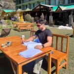 Gurmeet Choudhary Instagram - 🎬 Preparing for a role starts long before the cameras roll! As an actor, diving into the script beforehand isn’t just important—it’s essential. Understanding your character, their motivations, and the story’s nuances sets the stage for an authentic performance. 📖 #ScriptStudy #PreparationIsKey #actorlife #manali Manali, Himachal Pradesh